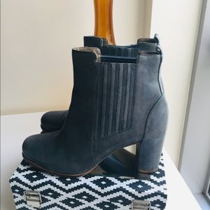 Ecco Pretoria ankle boot in pavement color